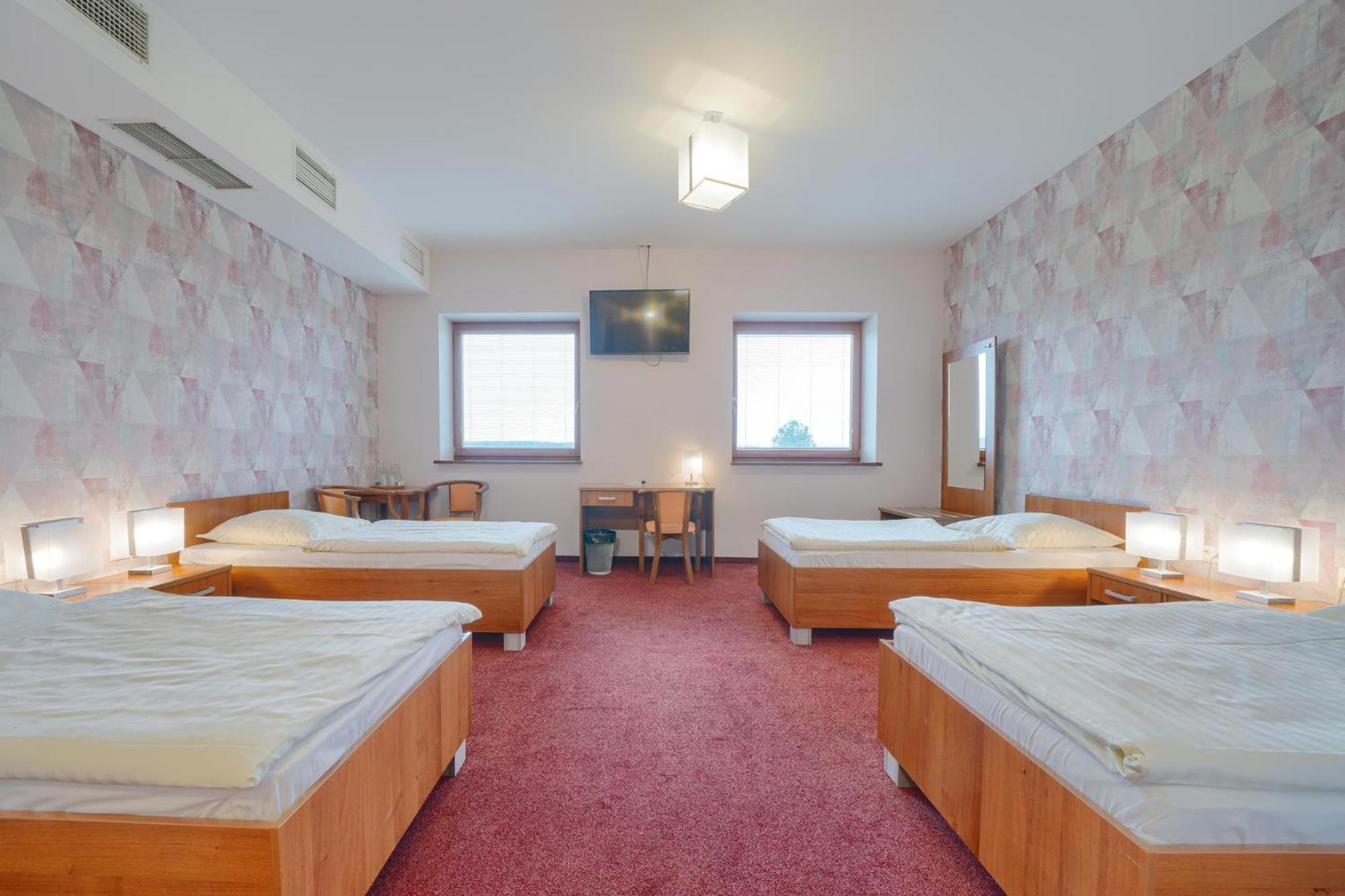 Hotel Aviator Kamien Slaski Extérieur photo