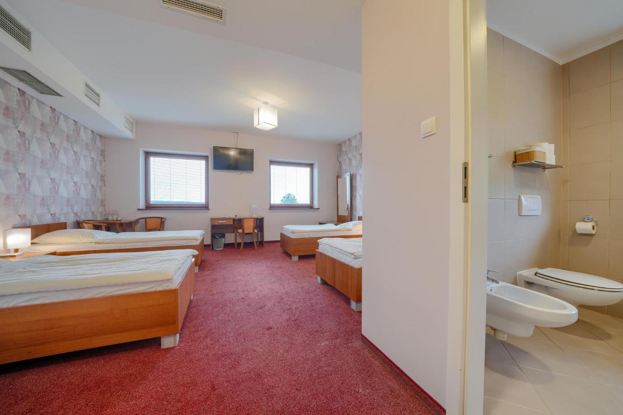 Hotel Aviator Kamien Slaski Extérieur photo