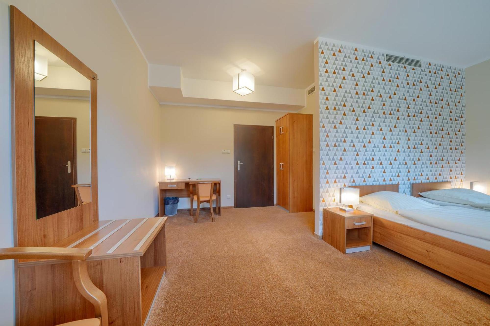 Hotel Aviator Kamien Slaski Extérieur photo